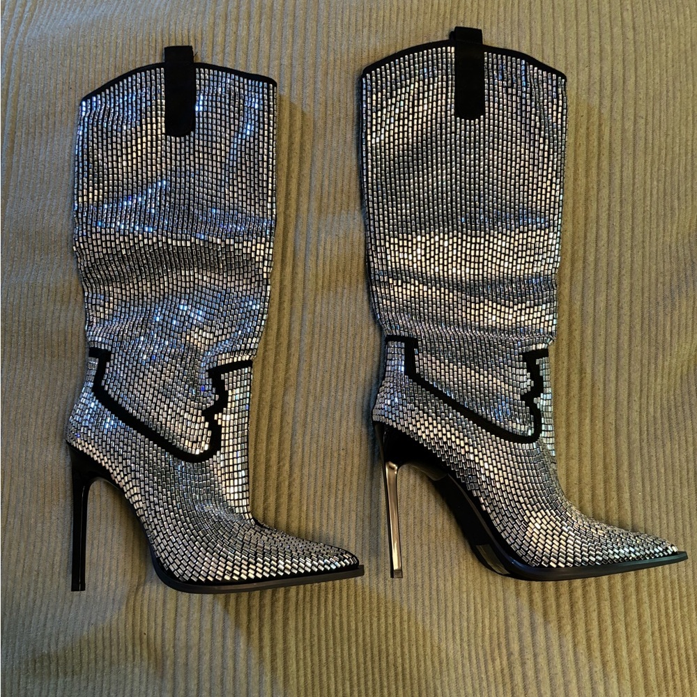 Brand new w/box Azalea Wang heels silver with black trim. Size 9.